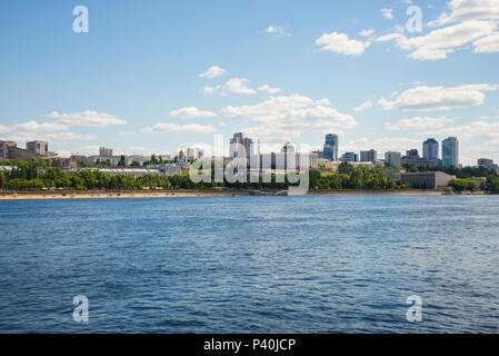 Wolga Damm in Samara, Russland. Panoramablick über die Stadt. Stockfoto