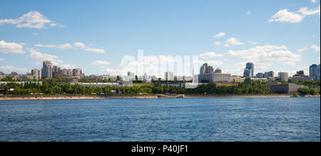 Wolga Damm in Samara, Russland. Panoramablick über die Stadt. Stockfoto