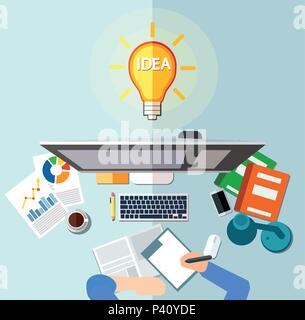 Arbeitsplatz und Idee Glühbirne Konzept. Geschäftsmann am Schreibtisch vor dem PC sitzen, das Unterschreiben von Dokumenten. Stock Vektor
