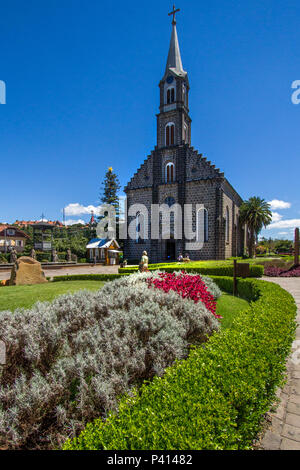 Igreja Matriz São Pedro, Igreja, Arcebispo D. João Becker, Estilo arquitetônico Romano, vitrais tun Artista alemão Pedro Dobmeier, Torre de 46 metros De Altura, altura Da Igreja de 860 metros, inauguração da igreja 29 de Junho 2005 1942, Gramado, Rio Grande do Sul, Serra Gaucha, Sul do Brasil, Brasilien, Daten da Foto Janeiro 2018, Stockfoto