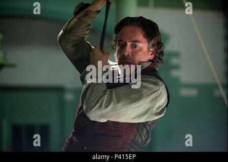 Original Film Titel: SHERLOCK HOLMES: EIN SPIEL DER SCHATTEN. Englischer Titel: SHERLOCK HOLMES: EIN SPIEL DER SCHATTEN. Regisseur: Guy Ritchie. Jahr: 2011. Stars: Robert Downey JR. Quelle: WARNER BROS. Bilder / Album Stockfoto
