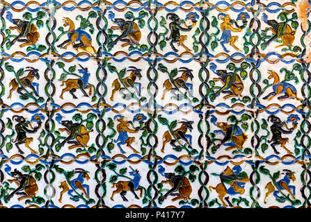 Detail eines gefliesten Wand, Reales Alcázares de Sevilla, Sevilla, Andalusien, Spanien. Stockfoto