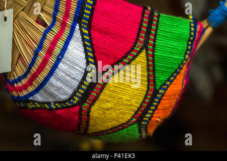 Etnia Kuikuro-Alto Xingú - Mato Grosso Cesta Cesta Indígena artesanato artesanato Indígena artesananto etnia Kuikuro Etnia Kuikuro Cestaria Kuikuro Xingú artesanato do artesanato do Mato Grosso Brasilien Centro Oeste Grafismo indígena Cesta Cesta Indígena artesanato artesanato Indígena artesananto etnia Kuikuro Etnia Kuikuro Cestaria Kuikuro Xingú artesanato do artesanato do Mato Grosso Brasilien Centro Oeste Grafismo indígena Stockfoto