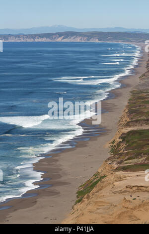 Die wunderbaren langen Blick entlang der Nordküste von Point Reyes Lighthouse Stockfoto