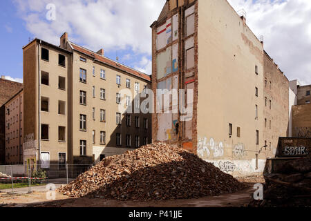 Berlin, Deutschland, teilweisen Abriss eines alten Gebäudes in der Torstrasse in Berlin-Mitte Stockfoto