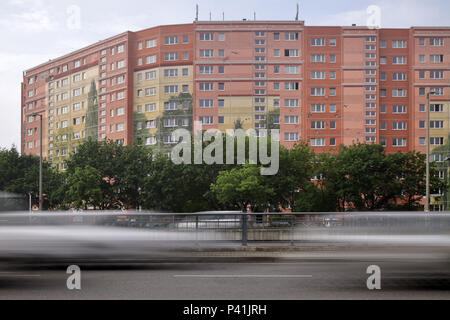 Berlin, Deutschland, vorgefertigte Gebäude in der Straße Alt-Friedrichsfelde Ecke Rhinstrasse in Berlin-Friedrichsfelde Stockfoto