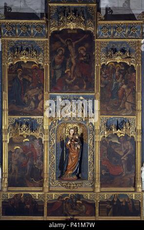 TARDOGOTICO RETABLO DE LA CAPILLA DE SANTA ANA - SIGLO XV. Ort: DOM S. GIOVANNI BATTISTA, Badajoz, Spanien. Stockfoto