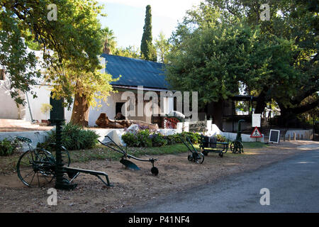 Die Weinprobe Zimmer im muratie Wine Estate, in der Nähe von Stellenbosch, Südafrika Termine bis 1685 und ist damit einer der ältesten Weingüter. Stockfoto