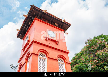 Rosa Turm an der Dutch Square in Malakka, Malaysia Stockfoto