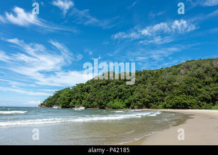 Das Südchinesische Meer runden den Strand in Kota Kinabalu auf Borneo, Malaysia Stockfoto