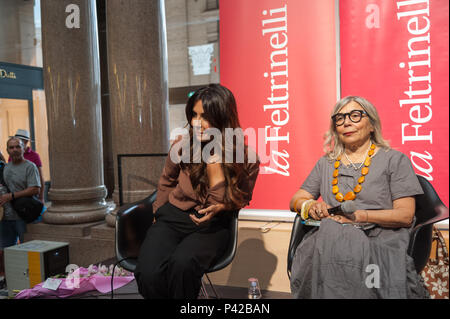 Rom, Italien. 19 Juni, 2018. Zum ersten Mal die Römische Schauspielerin sprach über ihr Leben in einem Buch Interview mit Alessandra Mammì, ausgehend von ihrer Stadt, Rom. Das Ereignis, das sich in der Galleria Alberto Sordi auf 06/19/2018 wurde durch die "organisierte Contrasto zusammen mit den Feltrinelli Buchhandlung": Leo Claudio De Petris/Pacific Press/Alamy leben Nachrichten Stockfoto