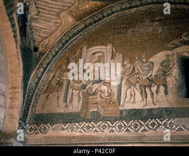 MOSAICO BIZANTINO S XIV-REY EN SU TRONO CON SOLDADOS. Lage: MEZQUITA KARIYE / IGLESIA DE SAN SALVADOR IN CHORA, Istanbul, TURQUIA. Stockfoto