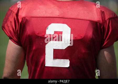 CLUJ, Rumänien - 17. JUNI 2018: American Football team Cluj Kreuzfahrer spielen das Halbfinale Spiel gegen Bukarest Krieger in den rumänischen Pokal Troph Stockfoto