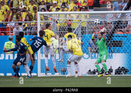 Knittelfeld, Russland. 19 Juni, 2018. Yuya OSAKO (3. von links nach rechts, JPN) leitet den ball Ziel es 2-1 für Japan, Kopfzeile, Gewinner, Kolumbien (COL) - Japan (JPN) 1:2, Vorrunde, Gruppe H, Spiel 16, 19.06 .2018 in Knittelfeld; Fußball-WM 2018 in Russland vom 14.06. - 15.07.2018. | Verwendung der weltweiten Kredit: dpa/Alamy leben Nachrichten Stockfoto