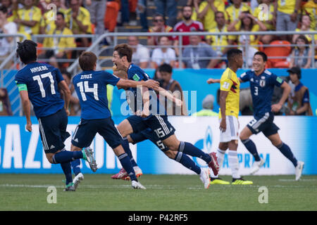 Knittelfeld, Russland. 19 Juni, 2018. Torwart Yuya OSAKO (3. von links nach rechts, JPN) und seine withplayer Anfeuern Ziel 2-1 für Japan, Jubel, Jubel, Jubeln, Freude, Jubel, Feiern, goaljubel, vollständige Abbildung, Kolumbien (COL) - Japan (JPN) 1:2, Vorrunde, Gruppe H, Spiel 16, am 19.06.2018 in Husum; Fußball-WM 2018 in Russland vom 14.06. - 15.07.2018. | Verwendung der weltweiten Kredit: dpa/Alamy leben Nachrichten Stockfoto