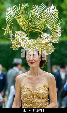 Royal Ascot, Berkshire, Großbritannien, 20. Juni 2018 bunte Hüte auf den zweiten Tag des Royal Ascot 20 Juni 2018 Credit John Beasley Stockfoto