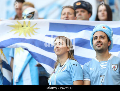 Rostov am Don. 20 Juni, 2018. Fans von Uruguay sind vor einer Gruppe ein Match zwischen Uruguay und Saudi Arabien, bei der FIFA Fußball-Weltmeisterschaft 2018 in Rostow-am-Don, Russland, 20. Juni 2018. Credit: Lu Jinbo/Xinhua/Alamy leben Nachrichten Stockfoto