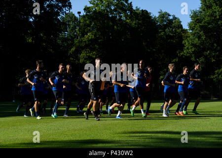 Karlsruhe, Deutschland. 20. Juni 2018. Tritt der Spieler. GES/Fussball/3. Liga: Karlsruher SC - öffnung training Saison 2018/19, 20.06.2018 - Fußball 3. Division: Karlsruher SC Praxis beginnend, Karlsruhe, Jun 20, 2018 - | Verwendung der weltweiten Kredit: dpa/Alamy leben Nachrichten Stockfoto