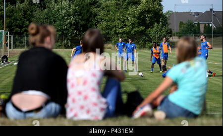 Magdeburg, Deutschland. 20 Juni, 2018. Fußball, 2. Bundesliga, Training. Die Menschen sehen die 1. FC Magdeburg. Credit: Ronny Hartmann/dpa-Zentralbild/dpa/Alamy leben Nachrichten Stockfoto