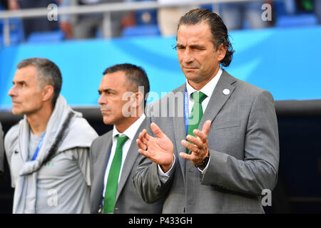 Rostov am Don, Russland. 20 Juni, 2018. Juan Antonio Pizzi (Trainer, KSA, re). Uruguay (Saudi-Arabien (KSA) 1-0, Vorrunde, Gruppe A, Spiel 18, am 20/06/2018 in Rostow-am-Don, Rostov Arena Fussball-WM 2018 in Russland vom 14.06 - 15.07.2018. | Verwendung der weltweiten Kredit: dpa/Alamy leben Nachrichten Stockfoto