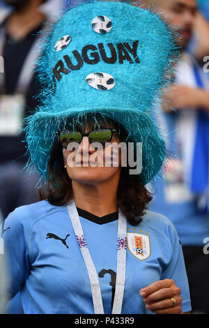 Rostov am Don, Russland. 20. Juni 2018. weiblichen Fan, Fußball fan, mit Zylinder, Frau, weiblich. Uruguay (Saudi-Arabien (KSA) 1-0, Vorrunde, Gruppe A, Spiel 18, am 20/06/2018 in Rostow-am-Don, Rostov Arena Fussball-WM 2018 in Russland vom 14.06 - 15.07.2018. | Verwendung der weltweiten Kredit: dpa/Alamy leben Nachrichten Stockfoto