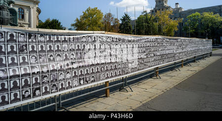 Die Mauer der Tränen vor dem Parlament in Belgrad, Serbien Stockfoto
