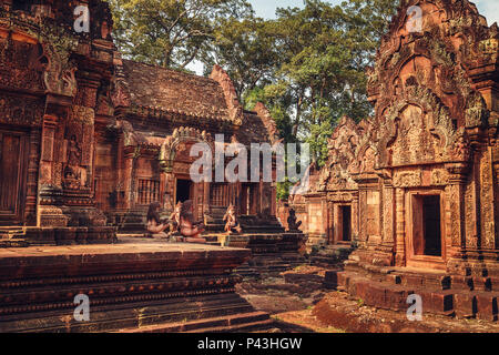 Banteay Srey - einzigartige Tempel aus rosa Sandstein. Angkor, Siem Reap, Kambodscha. Stockfoto