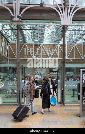 Paddington, London, Vereinigtes Königreich, Dienstag, 19. Juni 2018, London Paddington Station, Aussicht, Eingang zu "Rasen", © Peter SPURRIER, Stockfoto