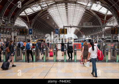 Paddington, London, Vereinigtes Königreich, Dienstag, 19. Juni 2018, London Paddington Station, Aussicht, barrierefreier Eingang zu den Plattformen 4 & 5, © Peter SPURRIER Stockfoto