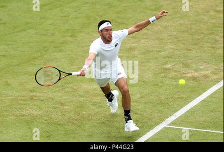 Argentiniens Leonardo Mayer am dritten Tag der Fever-Tree Championship im Queens Club, London. DRÜCKEN SIE VERBANDSFOTO. Bilddatum: Mittwoch, 20. Juni 2018. Siehe PA Geschichte TENNIS Queens. Bildnachweis sollte lauten: Steven Paston/PA Wire. . Stockfoto