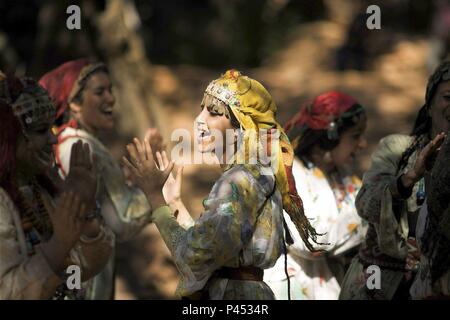 Original Film Titel: LA SOURCE DES FEMMES. Englischer Titel: DIE QUELLE. Regisseur: Radu Mihaileanu. Jahr: 2011. Quelle: EUROPA CORP. /Album Stockfoto