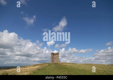 Lyme Cage, über die Lyme Hall in Lyme Park, National Trust Park am Rande des Peak District Stockfoto