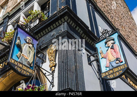 Großbritannien, Schottland, Edinburgh, der Royal Mile, Deacon Brodies Tavern Pub Anmelden Stockfoto