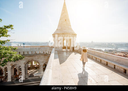 Frau in Budapest reisen Stockfoto