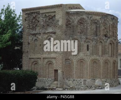 ABSIDE MUDEJAR DE LA ANTIGUA IGLESIA DE LOS MILAGROS-S XIII. Lage: MORAVITO, Talamanca del Jarama, MADRID, SPANIEN. Stockfoto