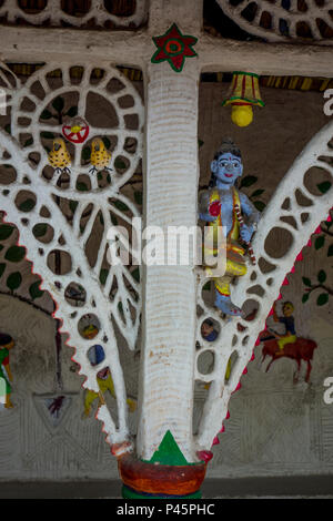 Detail der Ausstellung einen Rajwar Hütte von Chhattisgarh im Nationalen Crafts Museum, New Delhi, Indien Stockfoto