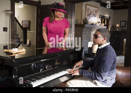 Original Film Titel: JAUCHZEN. Englischer Titel: JAUCHZEN. Regisseur: TODD GRAFF. Jahr: 2012. Stars: Queen Latifah; DEXTER DARDEN. Credit: WARNER BROS. BILDER/REDIN, VAN/Album Stockfoto