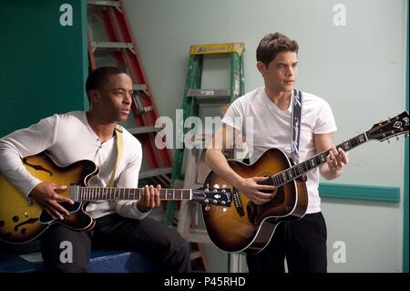 Original Film Titel: JAUCHZEN. Englischer Titel: JAUCHZEN. Regisseur: TODD GRAFF. Jahr: 2012. Stars: Jeremy Jordan; PAUL WOOKFOLK. Credit: WARNER BROS. BILDER/REDIN, VAN/Album Stockfoto