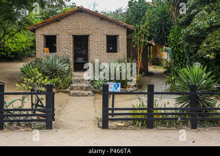 Casa Do Mestre Vitalino keine Alto do Moura. Mestre Vitalino foi um artesão por retratar em seus bonecos de Barro ein Cultura e o Folklore do povo nordestino, especialmente do Interior de Pernambuco Recife/PE, Brasilien 05/08/2014. Foto: Carlos Ezequiel Vannoni/Agencia JCM/Fotoarena Stockfoto