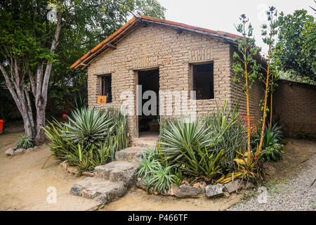 Casa Do Mestre Vitalino keine Alto do Moura. Mestre Vitalino foi um artesão por retratar em seus bonecos de Barro ein Cultura e o Folklore do povo nordestino, especialmente do Interior de Pernambuco Recife/PE, Brasilien 05/08/2014. Foto: Carlos Ezequiel Vannoni/Agencia JCM/Fotoarena Stockfoto