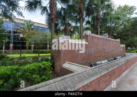 George A. Smathers Bibliotheken Zeichen an der Universität von Florida am 12. September 2016 in Gainesville, Florida. Stockfoto