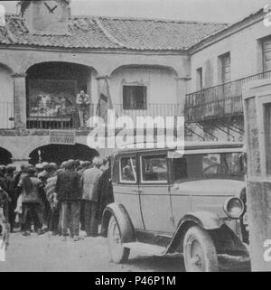 FOTOGRAFIA - EXPOSICION DE LOS CUADROS DEL MUSEO AMBULANTE 1926-34. Lage: AYUNTAMIENTO, PEDRAZA, Segovia, Spanien. Stockfoto