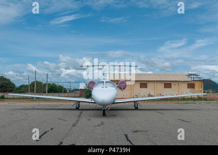 GUANAMBI, BAHIA - 20/12/2014: E PAISSAGENS LOCAIS DO MUNICÍPIO DE GUANAMBI - Aeroporto. (Foto: mourão Panda/Fotoarena) Stockfoto