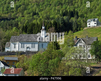 Typisch norwegische Häuser in Norwegen Fjord, Stockfoto