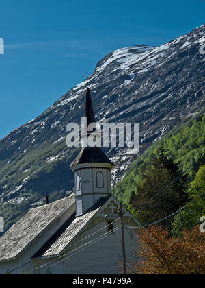 Typisch norwegische Häuser in Norwegen Fjord, Stockfoto