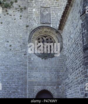 Exterieur - FACHADA OESTE - PUERTA DE LA LUNA Y ROSETON GOTICO. Lage: Catedral, Baeza, Jaen, Spanien. Stockfoto