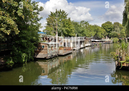 Berlin, Deutschland, Café Freischwimmer am Flutgraben in Berlin-Kreuzberg. Stockfoto