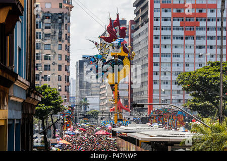 RECIFE, PE-14/02 -/2015 - galo da MADRUGADA - Galo da Madrugada arrasta multidão keine Recife keine sábado de Carnaval (Foto: Carlos Ezequiel Vannoni/AgênciaJCM/Fotoarena) Stockfoto