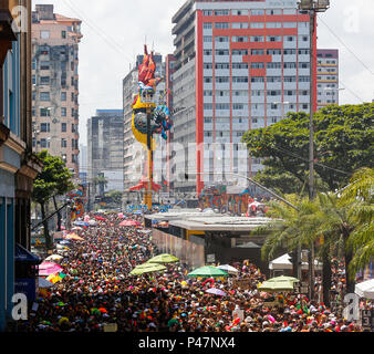 RECIFE, PE-14/02 -/2015 - galo da MADRUGADA - Galo da Madrugada arrasta multidão keine Recife keine sábado de Carnaval (Foto: Carlos Ezequiel Vannoni/AgênciaJCM/Fotoarena) Stockfoto