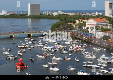 RECIFE, PE-14/02 -/2015 - galo da MADRUGADA - Galo da Madrugada arrasta multidão keine Recife keine sábado de Carnaval (Foto: Carlos Ezequiel Vannoni/AgênciaJCM/Fotoarena) Stockfoto